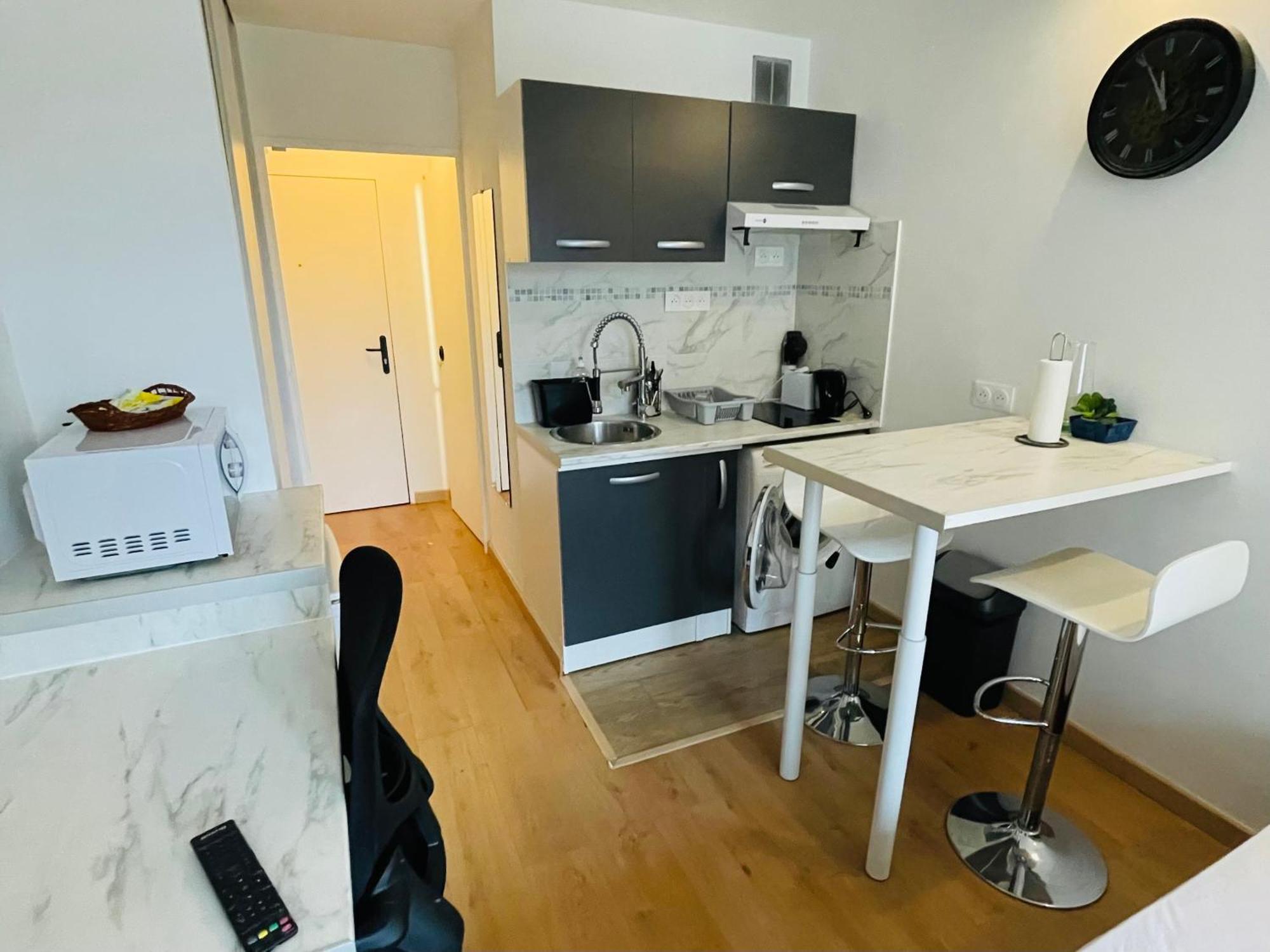 Exclusive Private Apartment By Warilco - Pleyel 25 M2 - A 1 Minute De La Station Metro Carrefour Pleyel Сен-Дени Экстерьер фото
